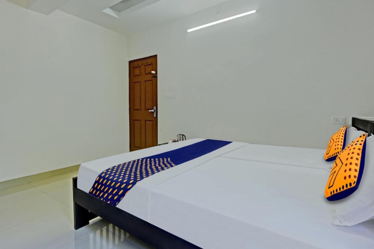 Hotel O Royal Residency Erattupetta Buitenkant foto