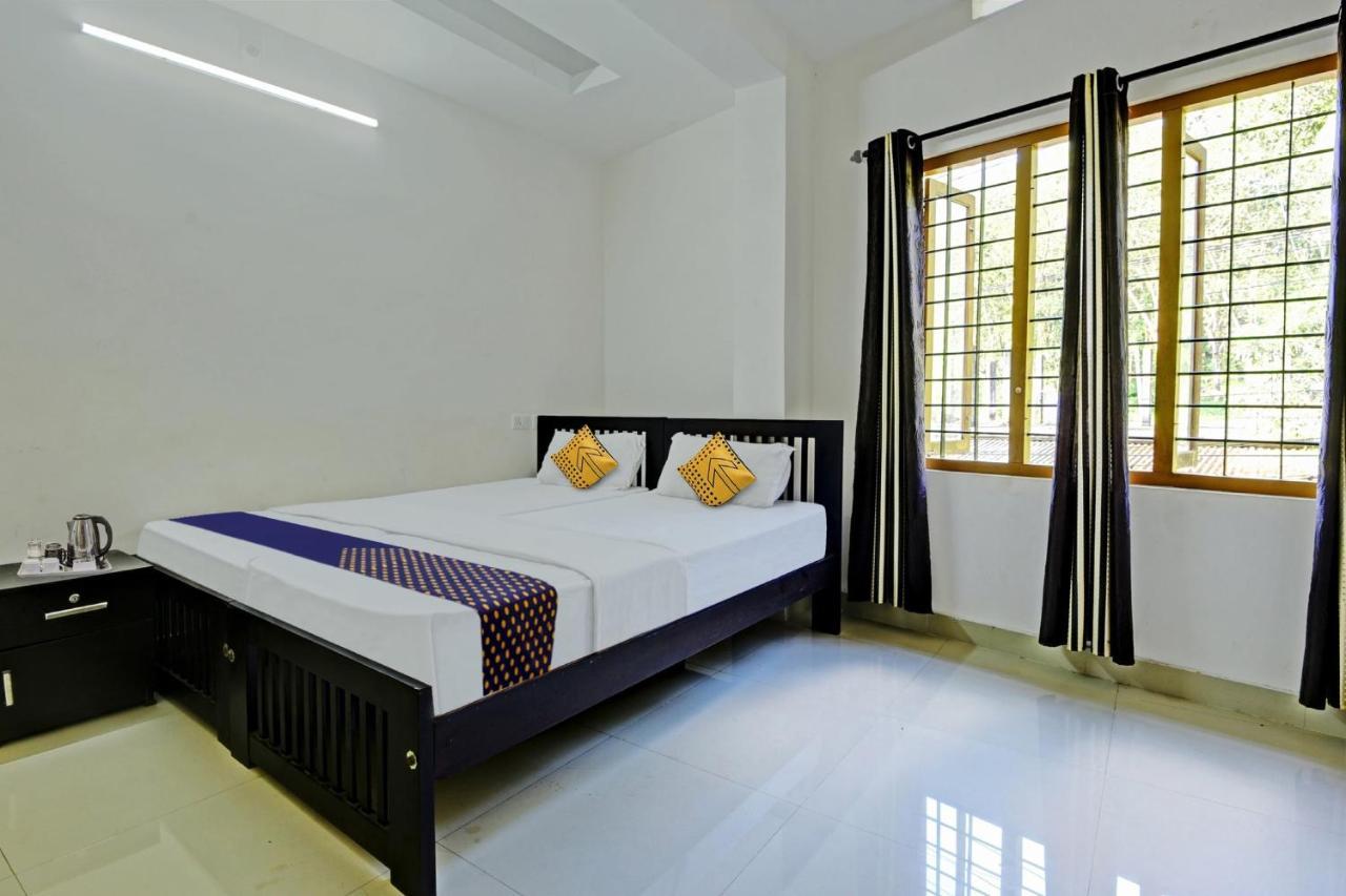 Hotel O Royal Residency Erattupetta Buitenkant foto